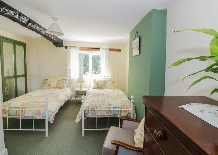 1 Westcroft Cottage